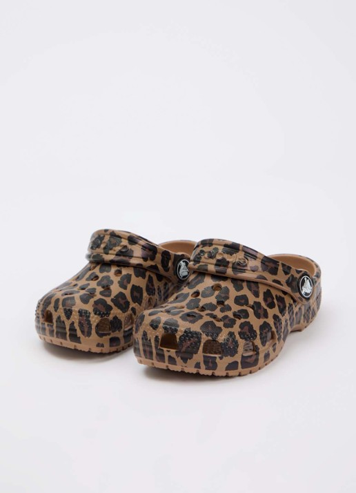 Crocs Classic Animal Clog instapper met panterprint - voorkant 3 bruin