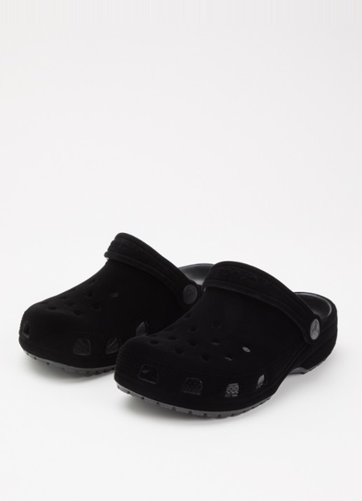 Crocs Classic Velvet Clog instapper met logo - voorkant 3 zwart
