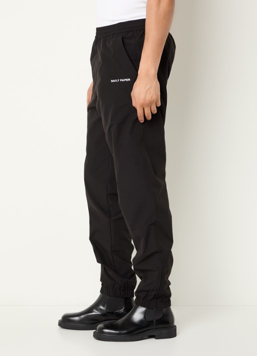 Daily Paper Eward tapered fit trackpants met logo en steekzakken - detail 4 zwart