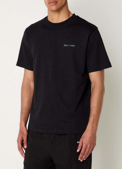 Daily Paper Metal Shield T-shirt logo- en backprint - achterkant zwart