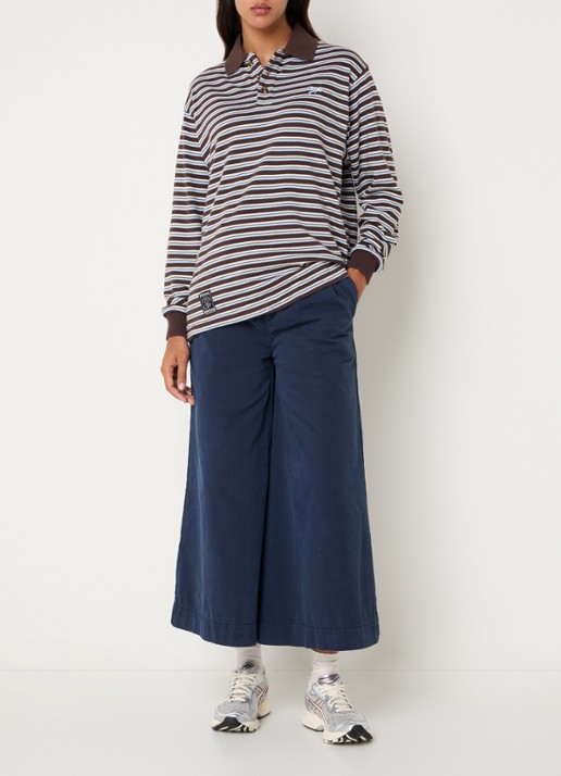 Damson Madder Remie regular fit polo met streepprint - voorkant 4 chocoladebruin
