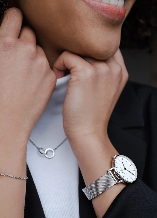 Daniel Wellington Petite Sterling horloge DW00100220 - voorkant 2 zilver