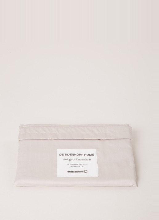 de Bijenkorf Home  kussensloop van  katoensatijn 400TC in 2-pack - detail 3 zand