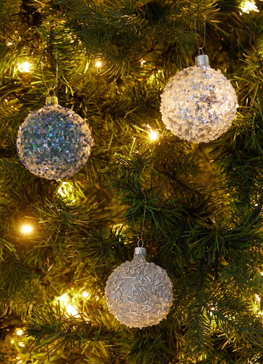 de Bijenkorf Home Zilver Hagel kerstbal 8 cm - voorkant 2 zilver
