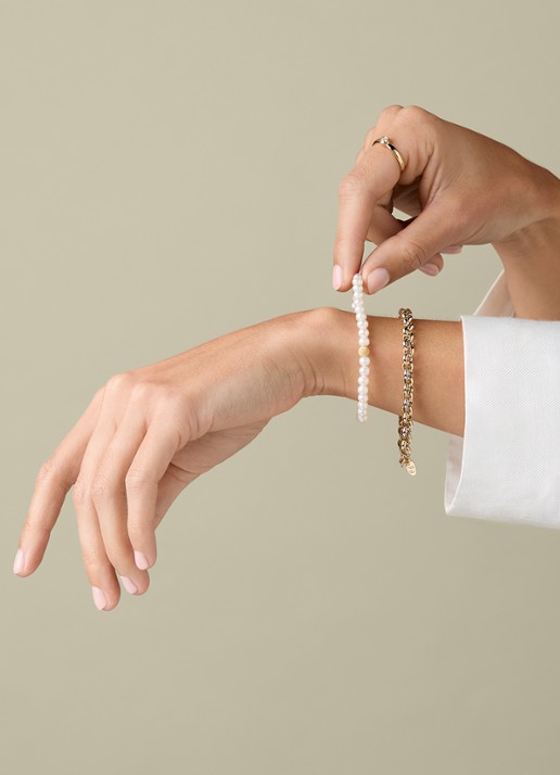 Diamond Point Geelgouden armband witte zoetwaterparel Rivièra - voorkant 2 wit