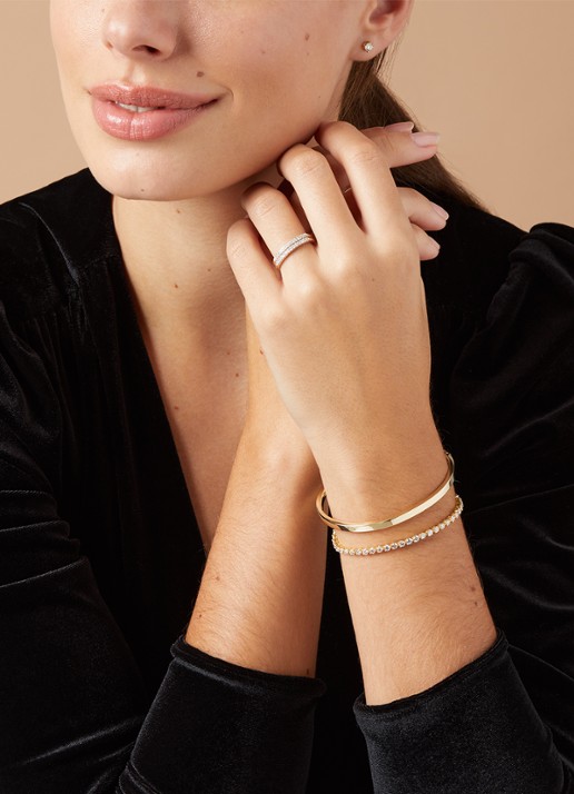 Diamond Point Geelgouden bangle (M) - voorkant 2 geelgoud