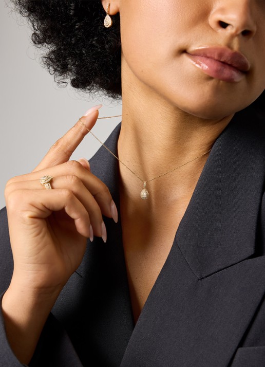 Diamond Point Geelgouden collier, 0.22 ct diamant, Petite Romance - voorkant 2 geelgoud