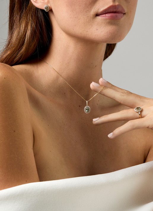 Diamond Point Geelgouden hanger, 0.71 ct groene saffier, Eden - voorkant 2 geelgoud
