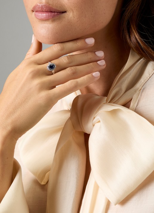 Diamond Point Witgouden ring, 0.65 ct blauwe saffier, Eden - voorkant 2 witgoud
