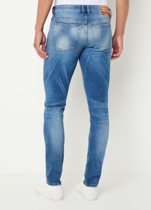Diesel 1979 Sleenker skinny jeans met medium wassing en verwassen afwerking - achterkant 3 indigo