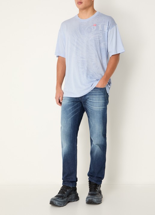 Diesel 1986 Larkee slim fit jeans met verwassen afwerking - voorkant 5 indigo