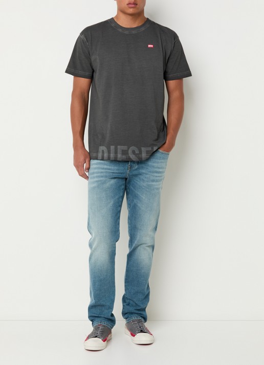 Diesel 1993 D-VYL straight leg jeans met medium wassing en steekzakken - voorkant 5 indigo