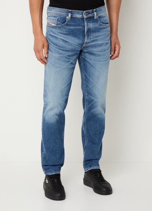 Diesel 2023 D-Finitive regular fit jeans met medium wassing - detail 2 indigo