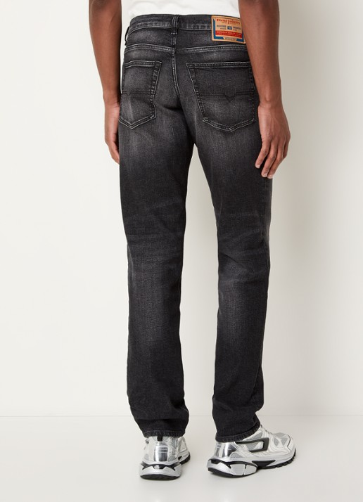 Diesel 2023 D-Finitive slim fit jeans met gekleurde wassing - achterkant antraciet
