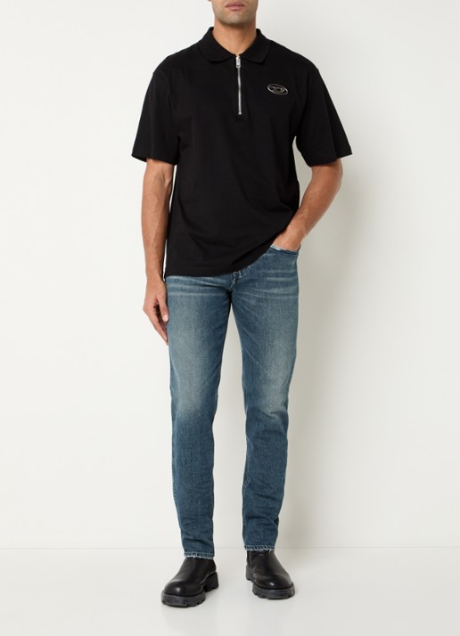 Diesel 2023 D-Finitive slim fit jeans  met medium wassing - voorkant 2 indigo