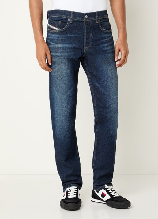 Diesel 2023 D-finitive straight fit jeans met medium wassing - detail 4 indigo