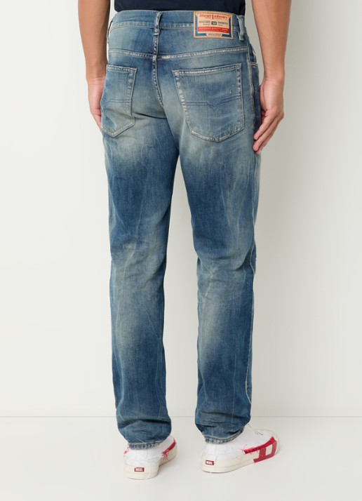 Diesel 2023 D-Finitive straight leg jeans met medium wassing - achterkant 3 indigo