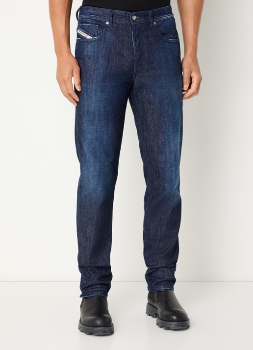 Diesel 2023 D-Finitive tapered fit jeans met donkere wassing