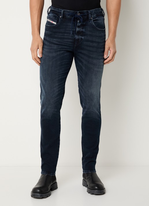 Diesel 2062 D-Strukt-B JoggJeans® slim fit jeans met donkere wassing - detail 4 indigo
