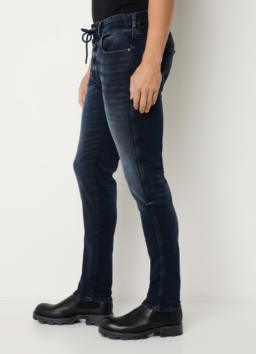 Diesel 2062 D-Strukt-B JoggJeans® slim fit jeans met donkere wassing - detail 5 indigo