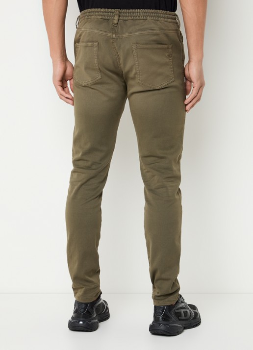 Diesel 2062 D-Strukt JoggJeans® tapered  jeans met gekleurde wassing  - achterkant 5 legergroen