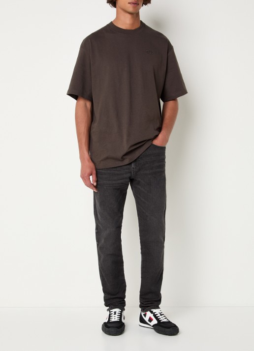 Diesel 2062 D-Strukt slim fit jeans met gekleurde wassing - voorkant 4 antraciet