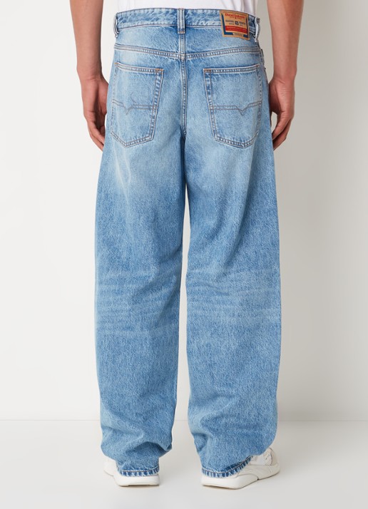 Diesel D-Macro loose fit jeans met medium wassing - achterkant 3 denim