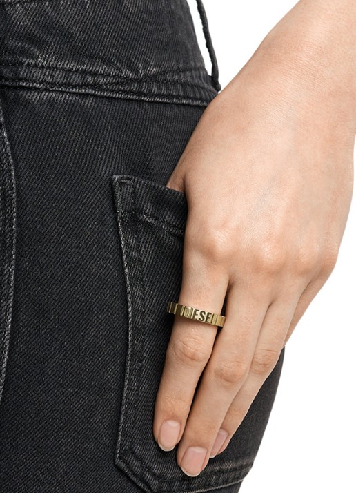 Diesel Diesel Font ring DX1613710 - voorkant 6 goud