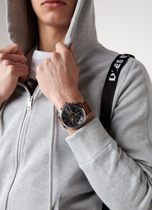 Diesel Horloge Mega Chief bruin DZ4343 - voorkant 4 antraciet