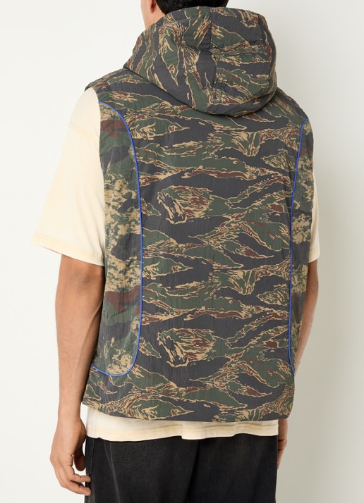 Diesel J-ostend bodywarmer met camouflageprint - achterkant 2 legergroen