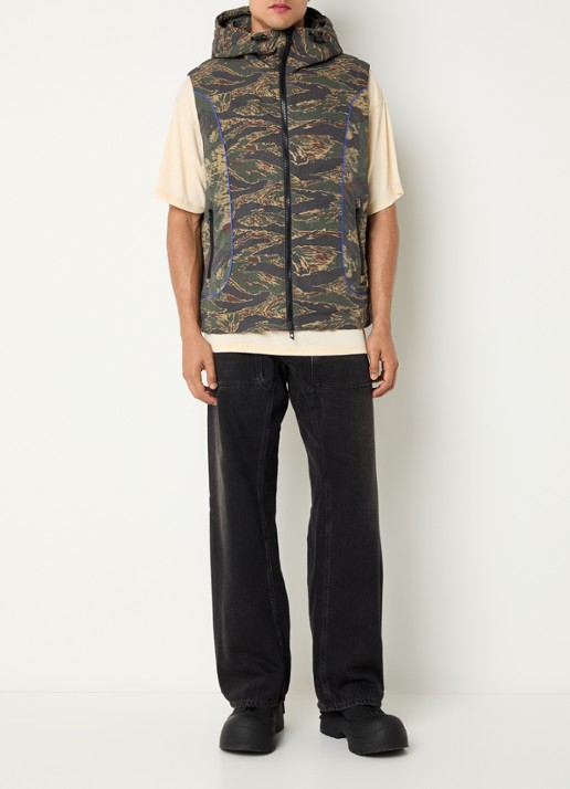 Diesel J-ostend bodywarmer met camouflageprint - voorkant 4 legergroen