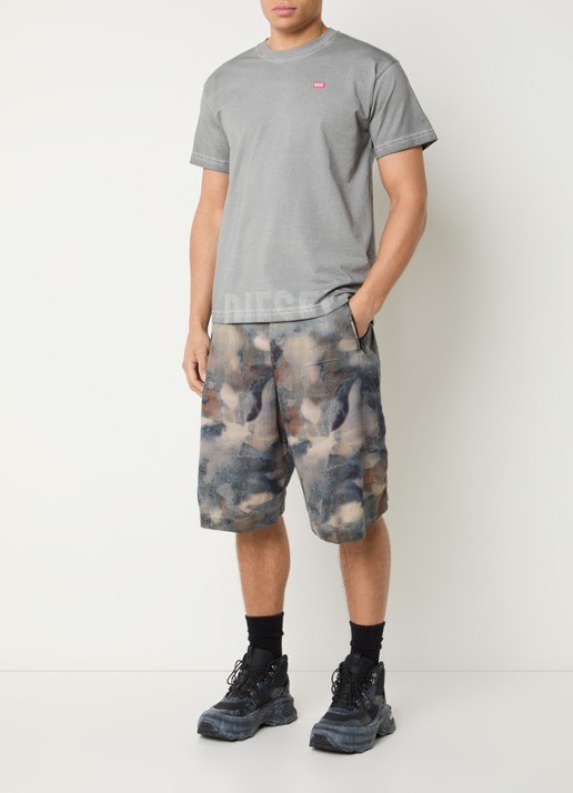 Diesel P-Stitch-Short-Tkbz loose fit korte broek met camouflageprint - voorkant 3 donkergrijs