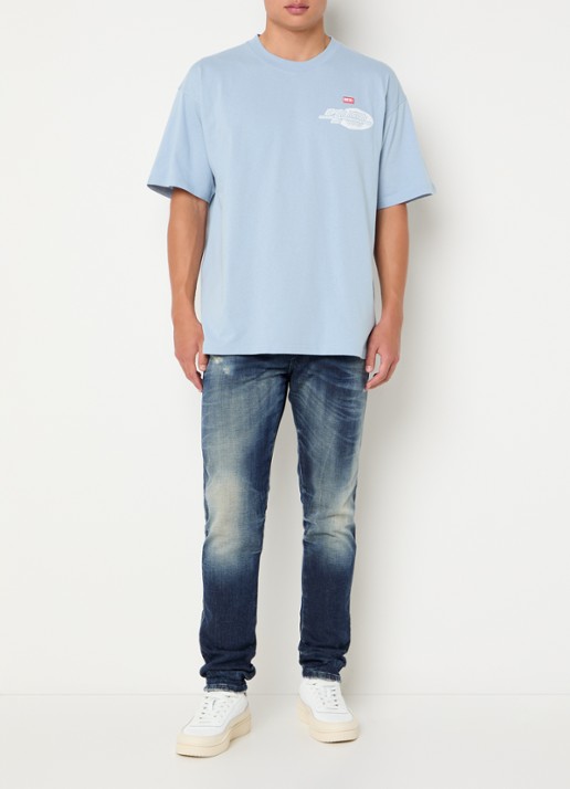 Diesel T-shirt met front- en backprint - voorkant 2 lichtblauw