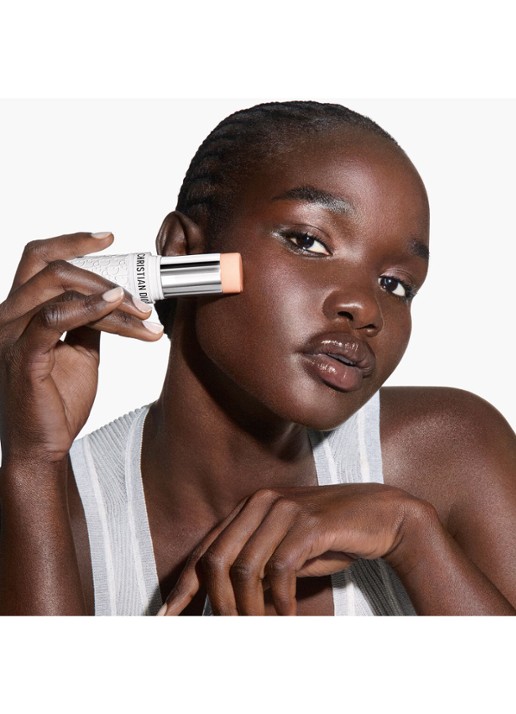 DIOR Mattifying Invisible UV Stick SPF 50 PA+ - beschermingsstick - detail 3 undefined