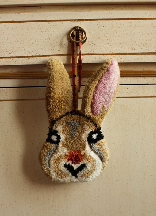 Doing Goods Betty Bunny hanger 26 cm - detail 2 lichtbruin