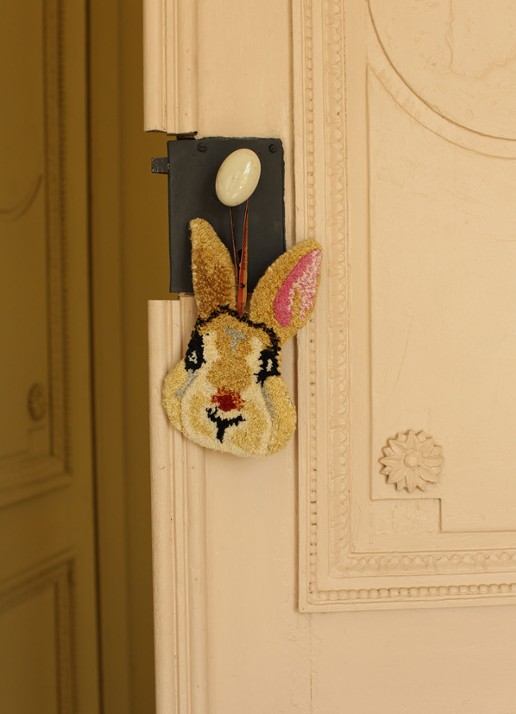 Doing Goods Betty Bunny hanger 26 cm - voorkant 4 lichtbruin