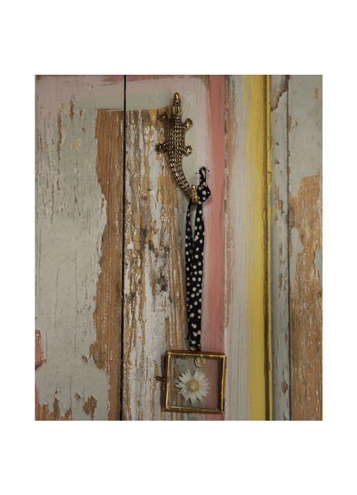 Doing Goods Chewy Crocodile Klein kapstokhaak 11 cm - voorkant 2 messing
