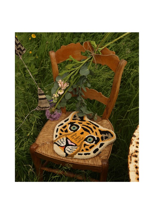 Doing Goods Cloudy Tiger Head voetenkleed 32 x 30 cm - detail 4 orange