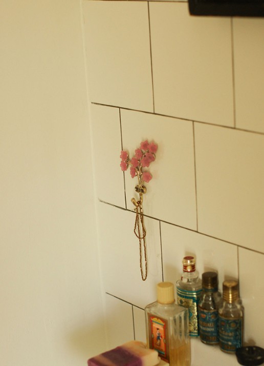 Doing Goods Elodie Flower wandhaak - detail 2 brons