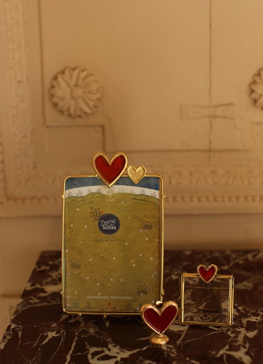 Doing Goods Pyar Heart Mini fotolijst 7,5 cm x 5 cm - voorkant 2 goud
