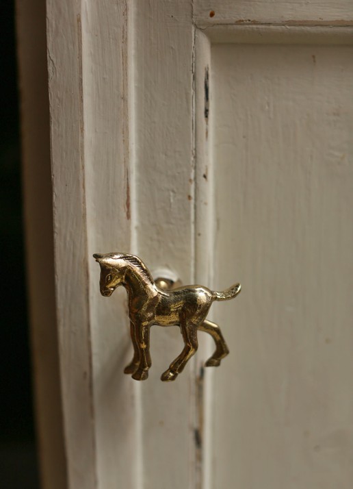 Doing Goods Spirit Horse deurknop rechts 6,5 cm - voorkant 2 messing