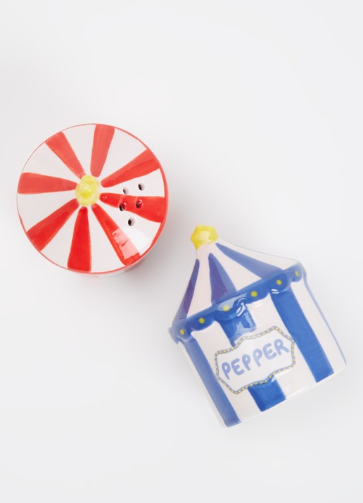 DOIY Fun Fair peper- en zoutstel 7,5 cm - voorkant 2 rood