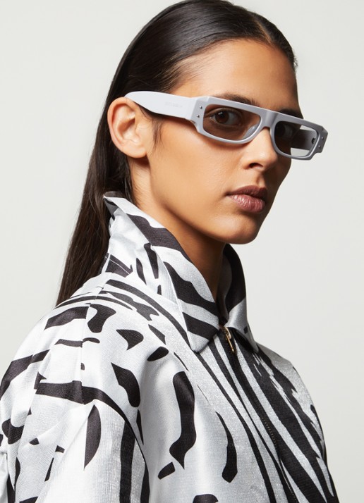 Dolce & Gabbana Retro zonnebril DG4458 - voorkant 2 lichtgrijs