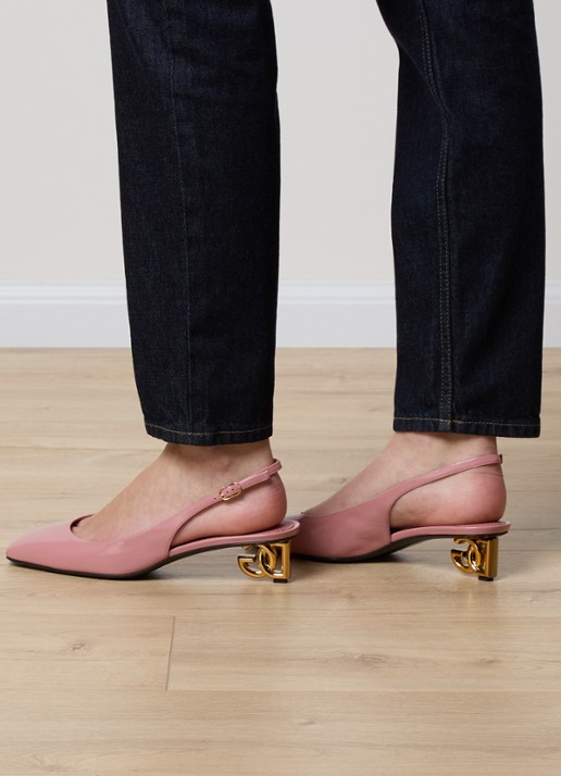 Dolce & Gabbana Slingback van kalfsleer met lakfinish - voorkant 7 zalmroze