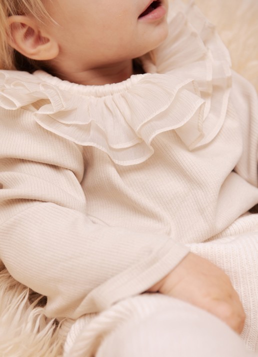 Donsje Amsterdam Fabien romper met volant - voorkant 2 beige