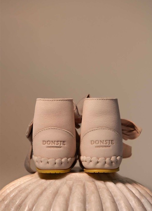Donsje Amsterdam Pina Organza Lining babyschoentje van leer - voorkant 9 beige