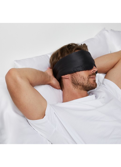 Dore & Rose Deep Sleep Mask - slaapmasker van zijde - detail 3 nº 18 ébène du chêne
