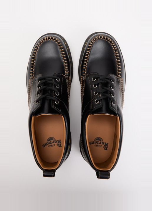 Dr. Martens Lowell veterschoen van leer  - detail 4 zwart