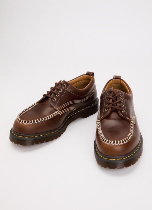 Dr. Martens Lowell veterschoen van leer - detail 2 kastanjebruin