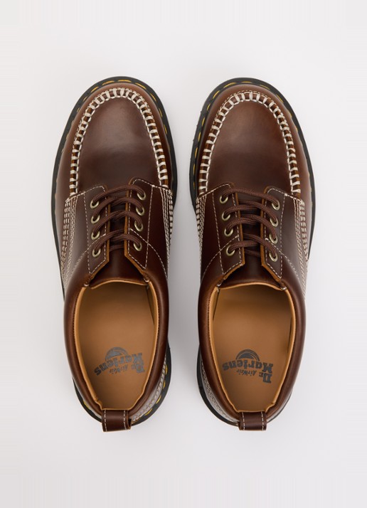 Dr. Martens Lowell veterschoen van leer - detail 3 kastanjebruin